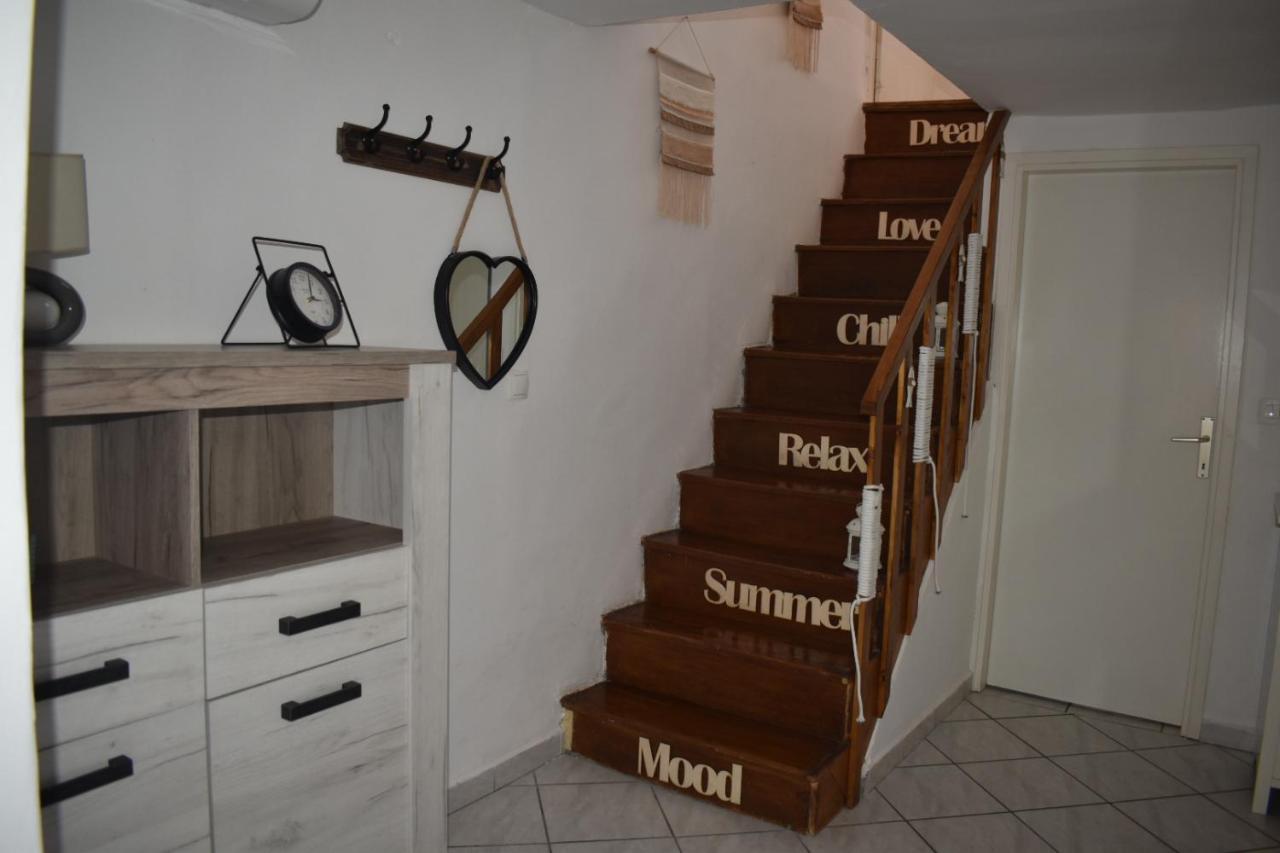 Apartment Estera Jelsa  Exterior photo