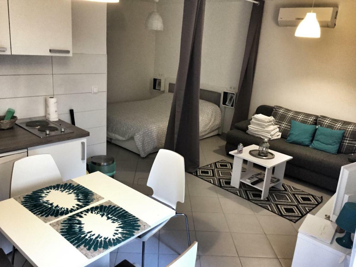 Apartment Estera Jelsa  Exterior photo