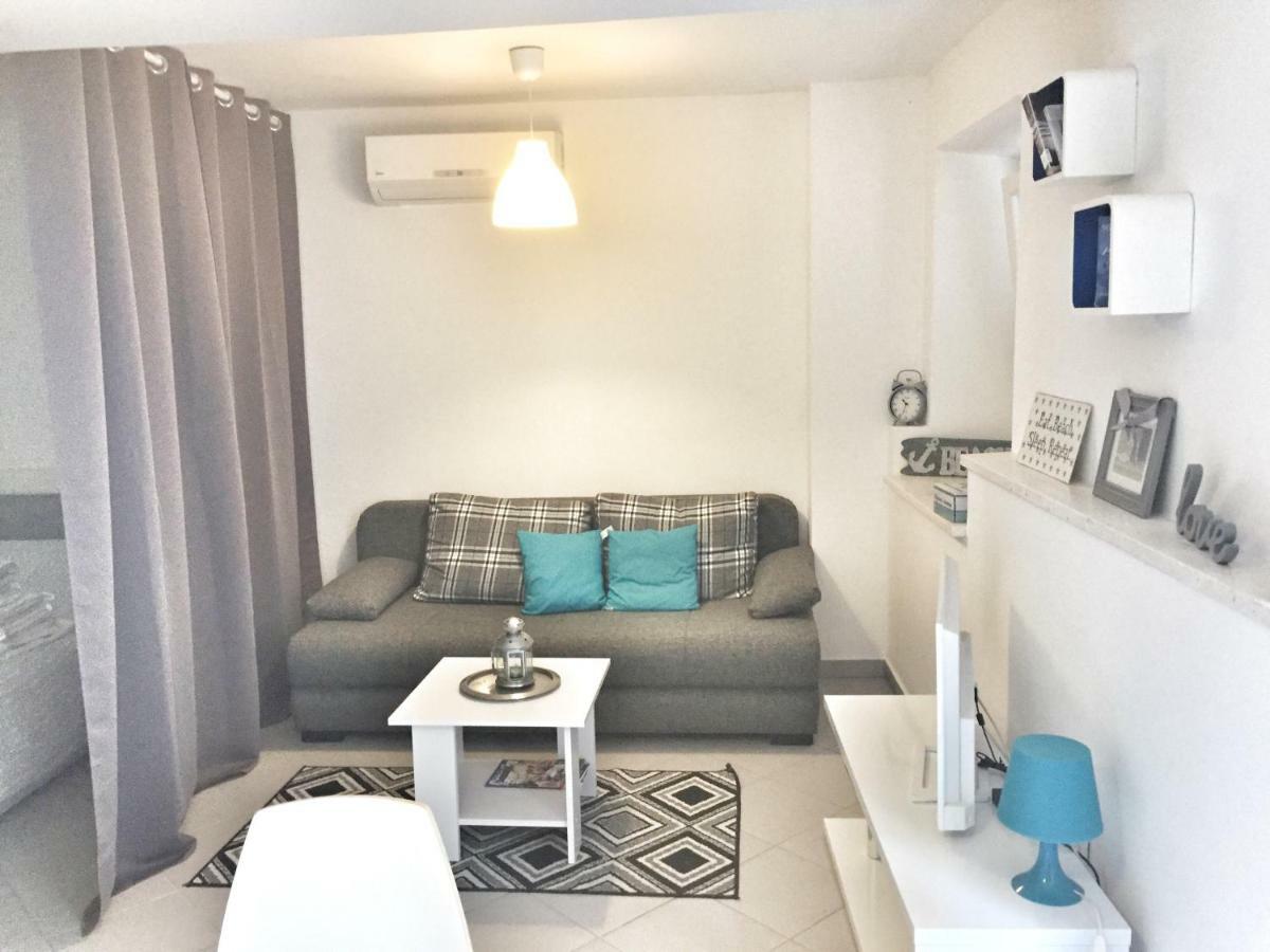 Apartment Estera Jelsa  Exterior photo